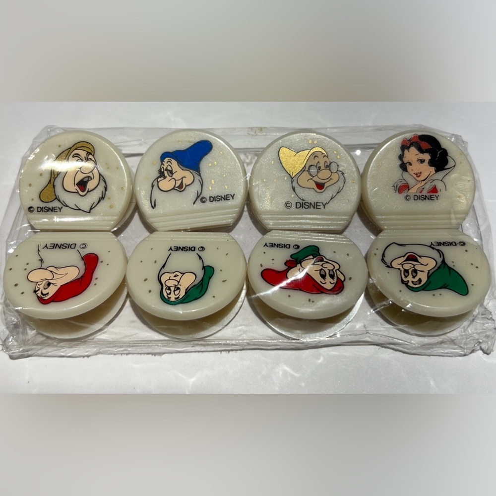 Vintage Disney “Snow White & 7 Dwarfs” Plastic Paper/Chip Clips New in Package